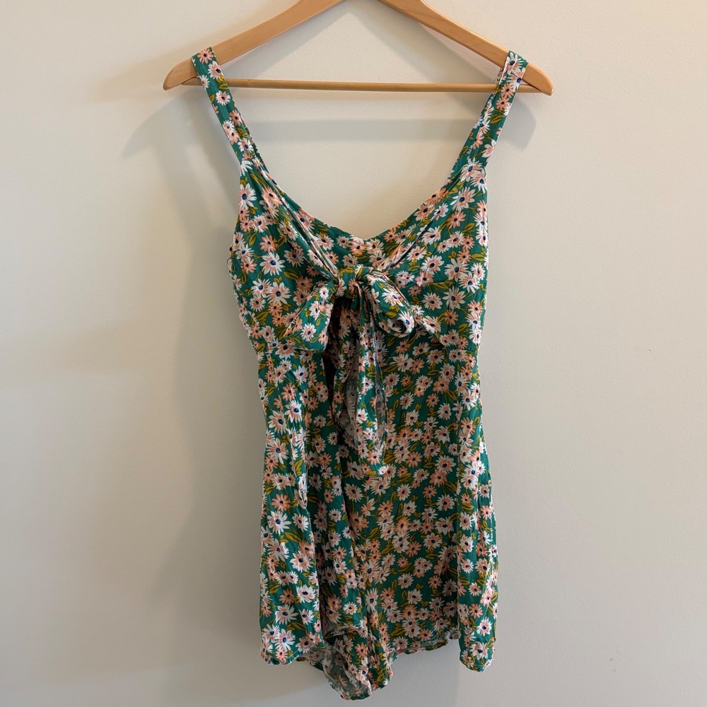 The Impeccable Pig‎ Green Daisy Floral Tie Front Romper Small P6624-C1 Summer